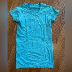 Lululemon t-shirt, blue, size 4